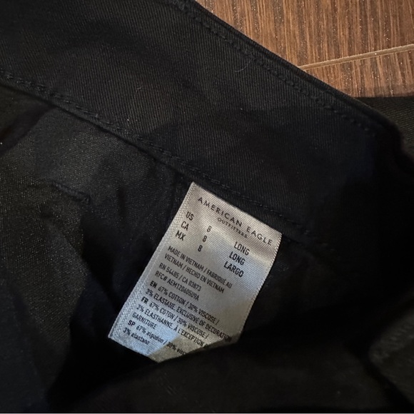 American Eagle Black Skinnys - Picture 4 of 4